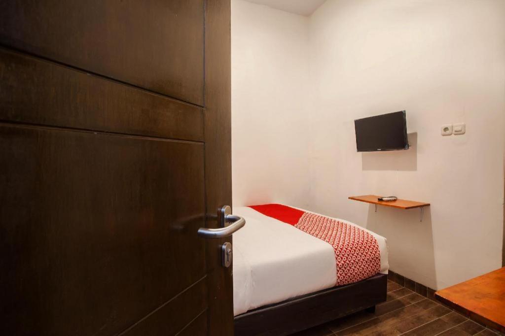Oyo 2720 Sutomo Inn Medan Extérieur photo