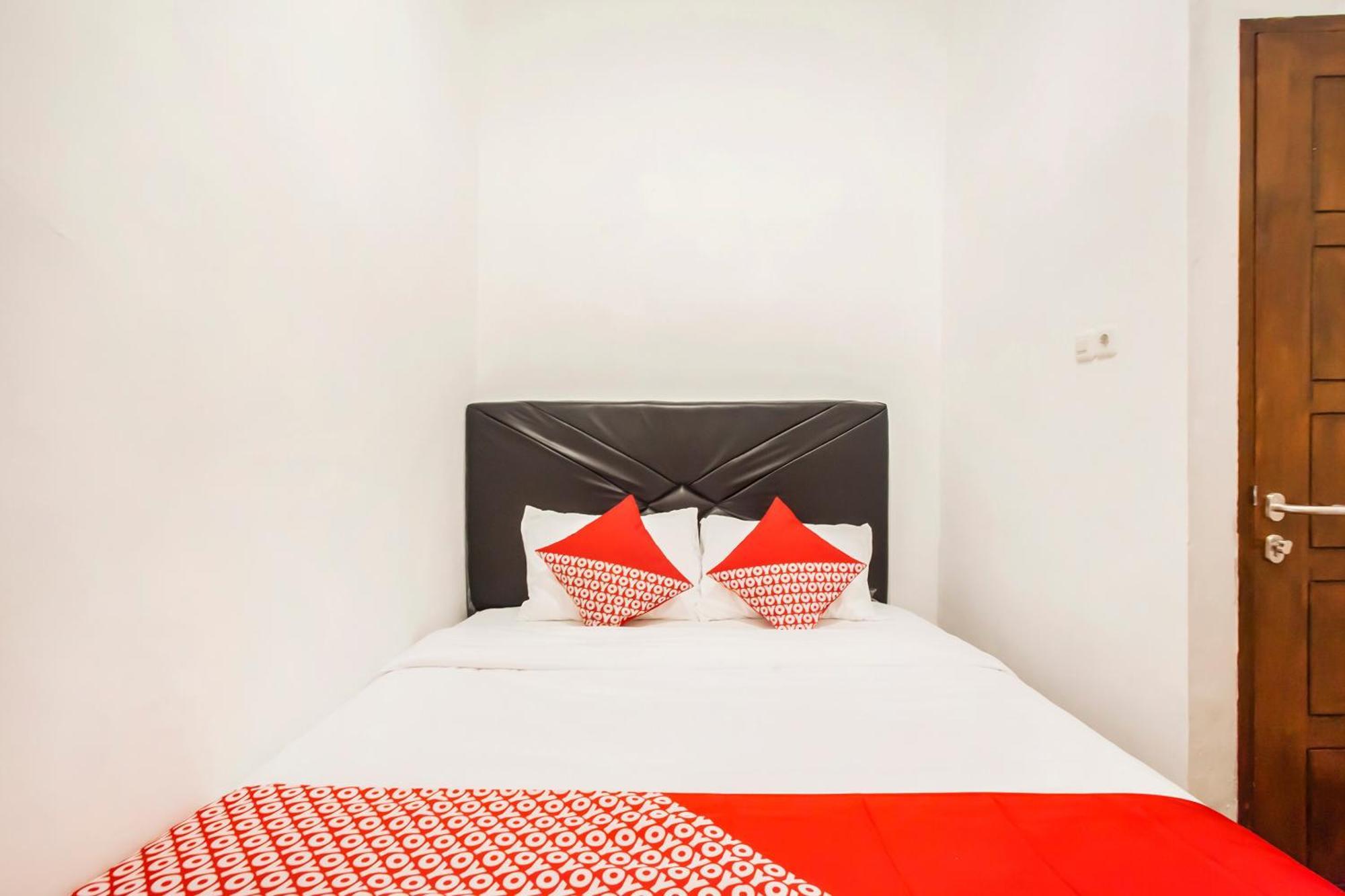 Oyo 2720 Sutomo Inn Medan Extérieur photo