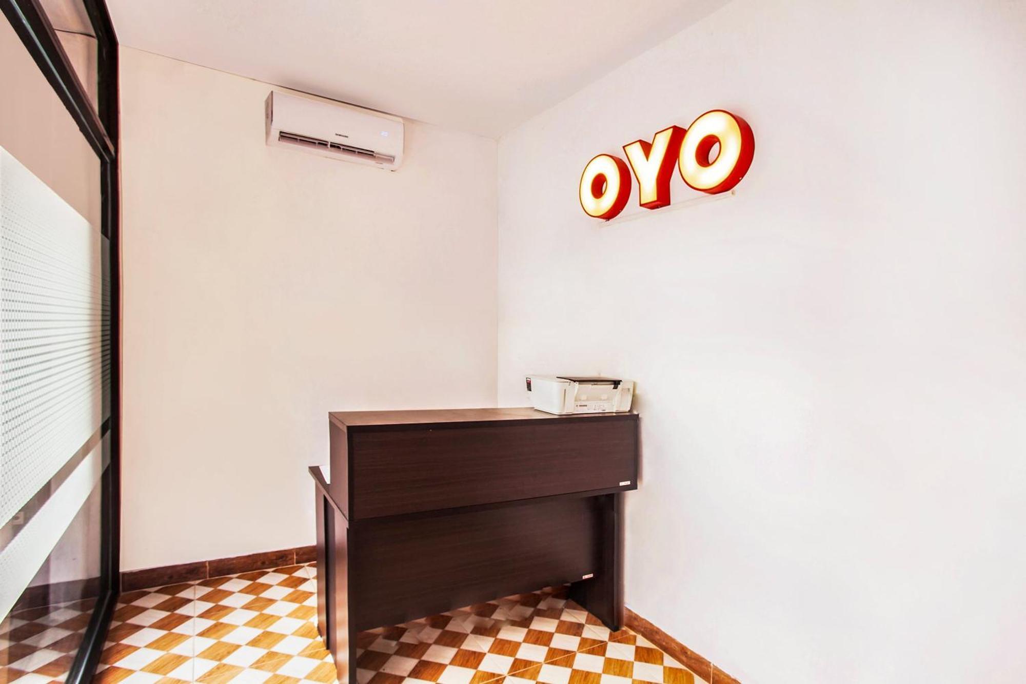 Oyo 2720 Sutomo Inn Medan Extérieur photo
