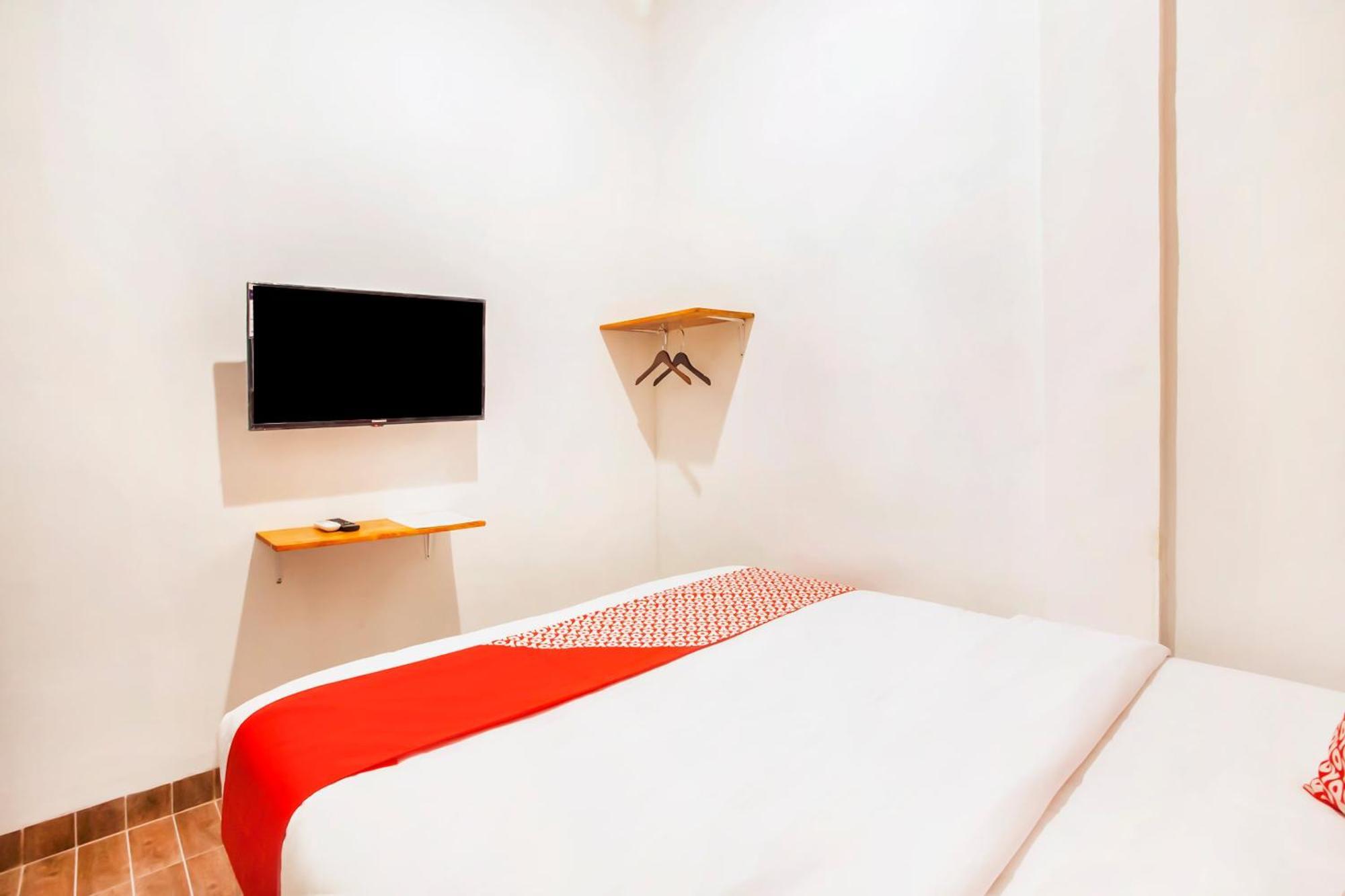 Oyo 2720 Sutomo Inn Medan Extérieur photo
