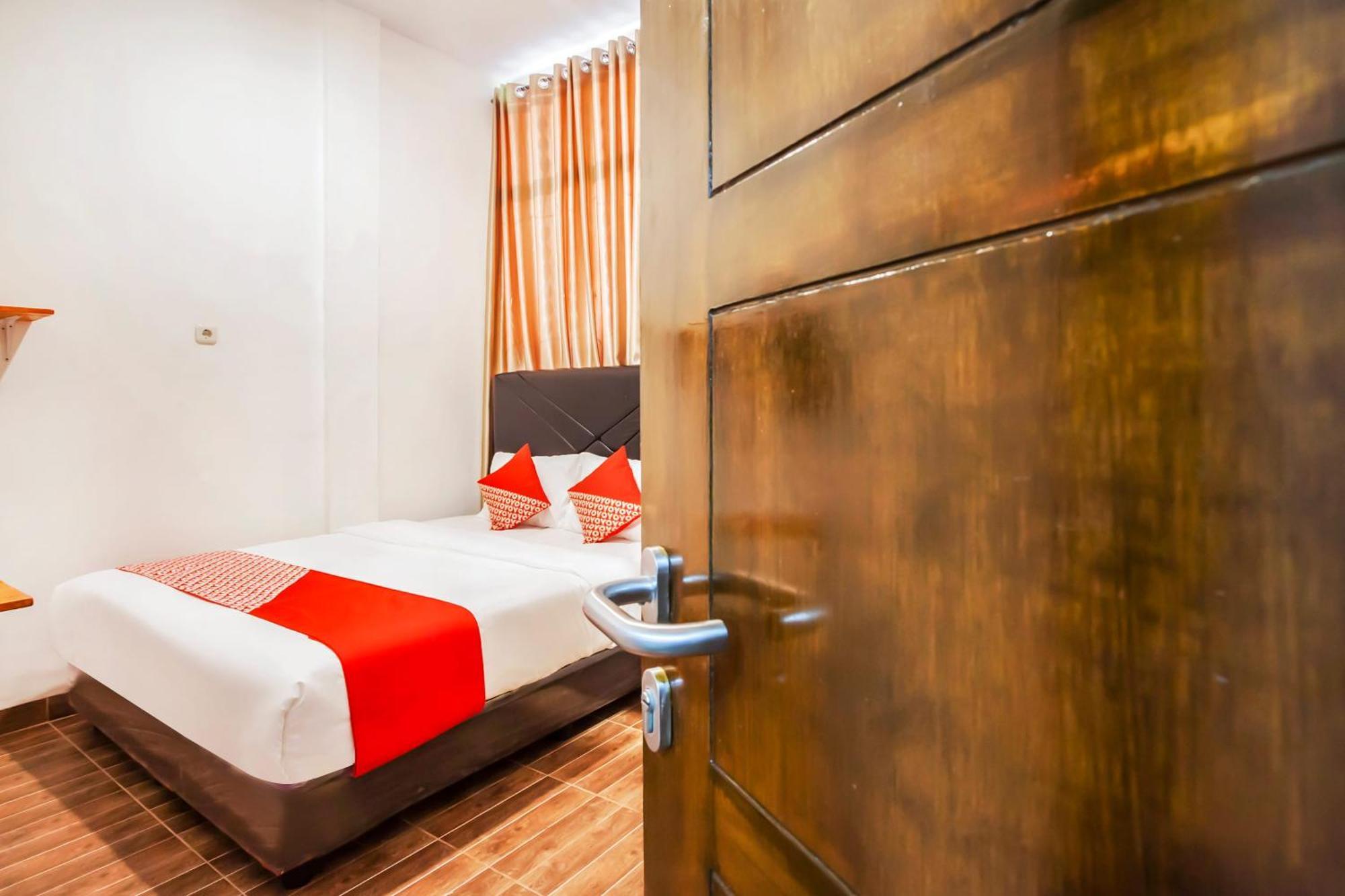 Oyo 2720 Sutomo Inn Medan Extérieur photo