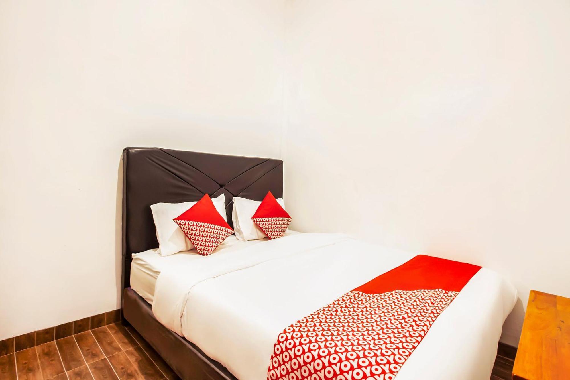 Oyo 2720 Sutomo Inn Medan Extérieur photo