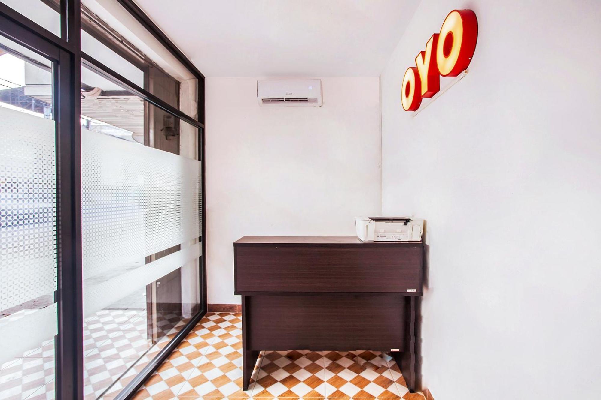 Oyo 2720 Sutomo Inn Medan Extérieur photo
