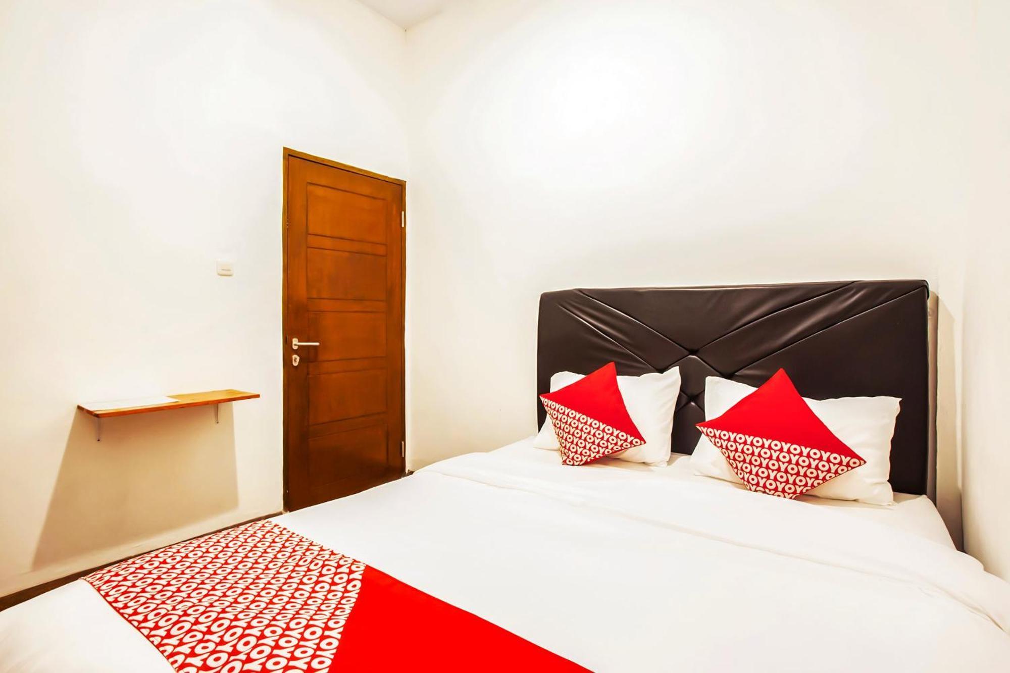 Oyo 2720 Sutomo Inn Medan Extérieur photo